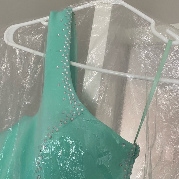 Long Dress / GOWN - Picture 3 of 8